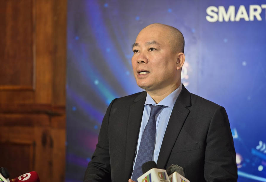 Cục trưởng Cục Xúc tiến thương mại Vũ Bá Phú cho biết 100 doanh nghiệp sẽ được hỗ trợ để giới thiệu gian hàng của mình trên Alibaba