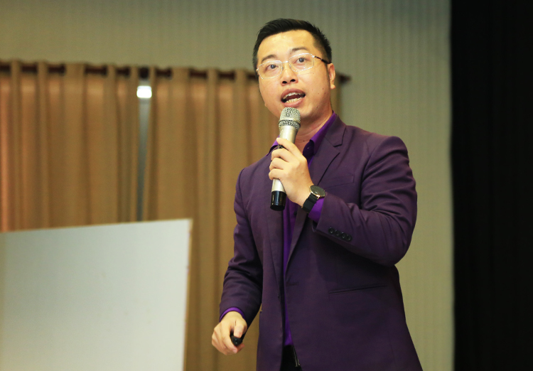 Ông Nguyễn Minh Đức - CEO IM Group phát biểu về dự án giải pháp cung ứng nhân sự marketing và sales cho doanh nghiệp vừa và nhỏ IM Talent.