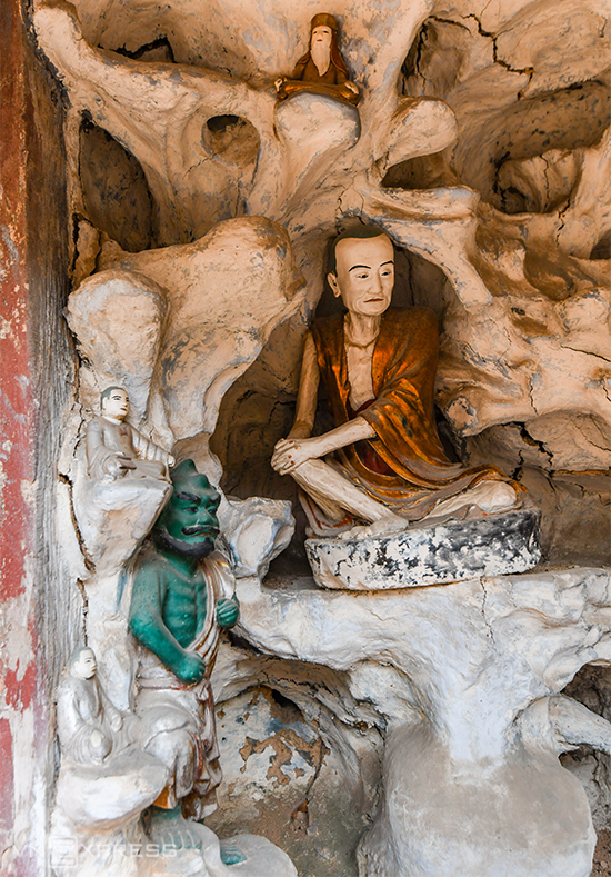 Ngôi chùa giữ kỷ lục về tượng đất