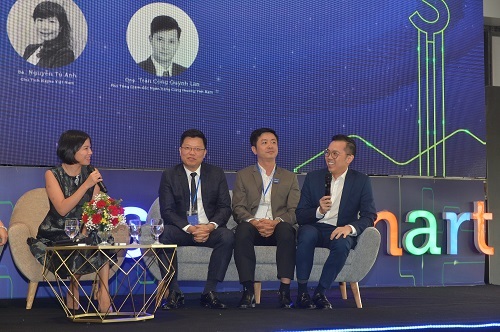 Ông Phùng Duy Khương, Phó Tổng giám đốc VPBank (ngoài cùng bên phải).
