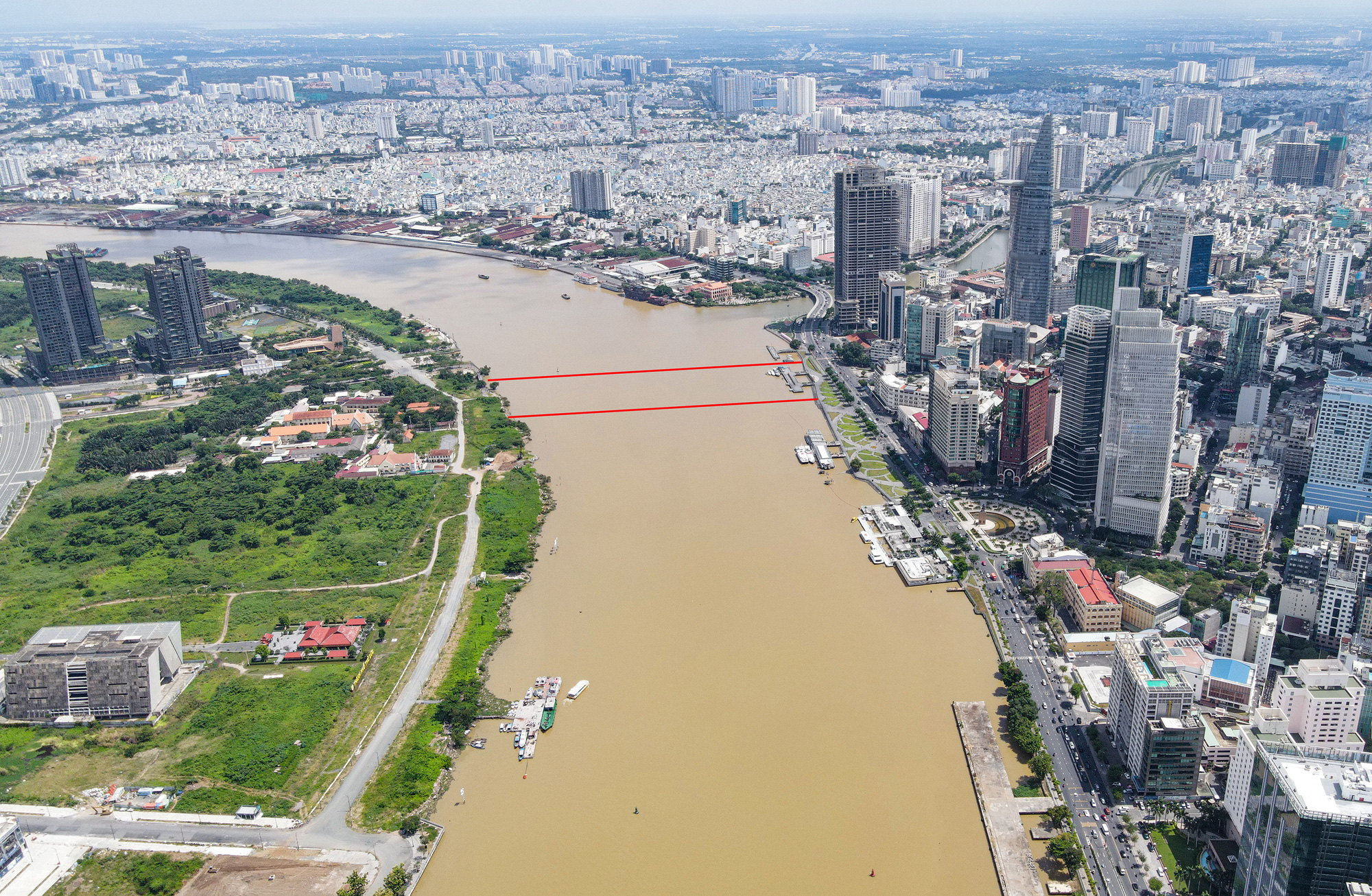 Khu vực dự kiến làm cầu đi bộ qua sông Sài Gòn, kết nối quận 1 và TP Thủ Đức - Ảnh: CHÂU TUẤN