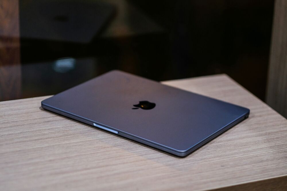 MacBook Air M2 cập bến thị trường Việt Nam: Đẹp, pin trâu 18 tiếng sau mỗi lần sạc - Ảnh 1.