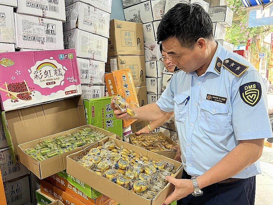 Quản lý thị trường Hà Nội: Thu giữ hơn 5.000 chiếc bánh trung thu không rõ nguồn gốc