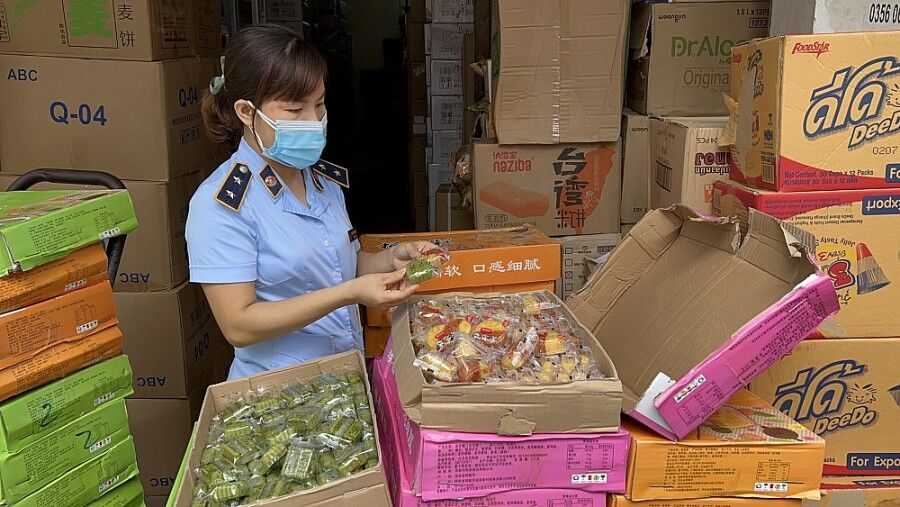 Quản lý thị trường Hà Nội: Thu giữ gần 11.000 bánh trung thu không rõ nguồn gốc