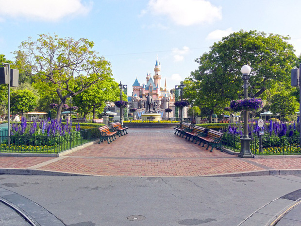Tương lai nào cho Disneyland khi cứ mỗi cơ sở đóng cửa lại mất đến 470 tỷ đồng/ ngày? - Ảnh 5.