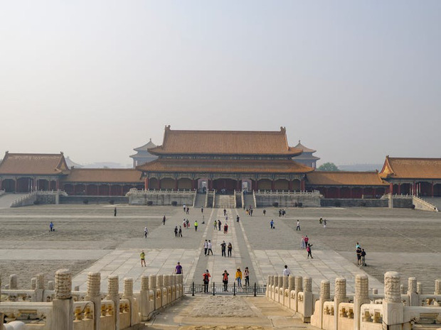 Nhiều địa điểm du lịch ở Trung Quốc cháy vé khi mở cửa trở lại, riêng lượng khách ghé Tử Cấm Thành ít hơn hẳn so với ngày thường - Ảnh 6.