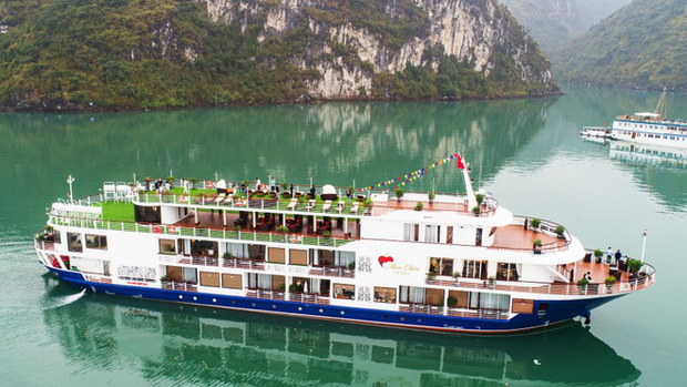Hậu Covid-19: Mua rau nhận vé du thuyền, resort Phú Quốc giảm giá “sập sàn” dưới 1 triệu - Ảnh 1.