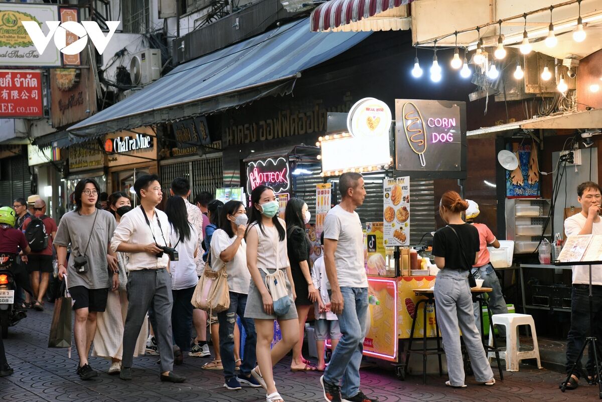 Nhộn nhịp phố ẩm thực người Hoa giữa lòng Bangkok - Ảnh 4.
