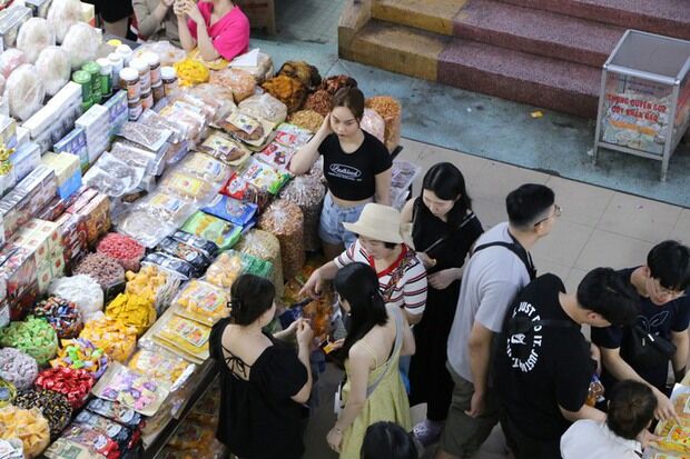Chợ nước ngoài tại Đà Nẵng đón hàng ngàn khách du lịch mỗi ngày - Ảnh 9.