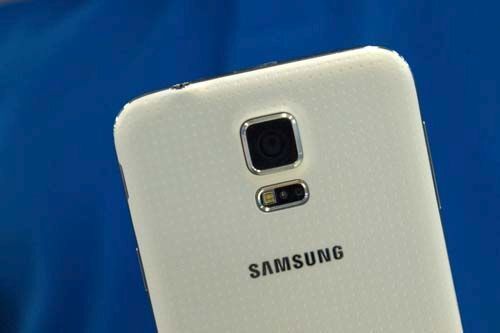 Samsung ra mắt camera mới “yêu” chỗ tối