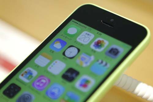 Apple tiếp tục bị kiện vì iPhone tự động sử dụng dữ liệu di động