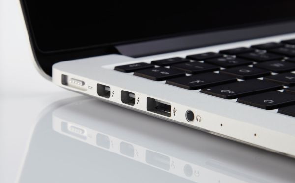 Apple sẽ bỏ kết nối USB 3.0 và Magsafe trên MacBook Pro mới