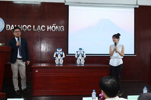 Đại học Việt Nam đưa robot vào giảng dạy cho sinh viên