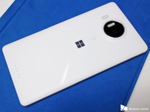 Microsoft tiến hành xả hàng tồn kho cho các mẫu smartphone Windows 10