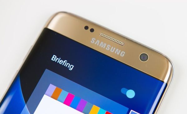 Samsung Galaxy S8 se tu lay net khi chup selfie