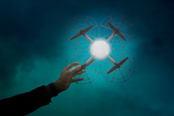 Shooting Star: Drone chuyên trình diễn ánh sáng của Intel