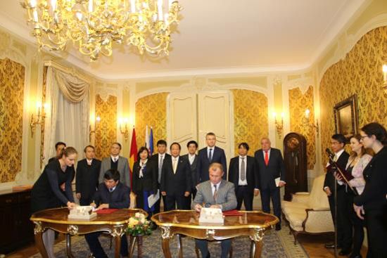 Việt Nam cụ thể hóa những thỏa thuận hợp tác về CNTT với Slovakia