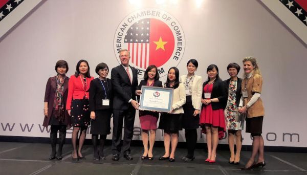 Năm thứ 2 liên tiếp, Microsoft Việt Nam nhận giải thưởng cống hiến cho cộng đồng