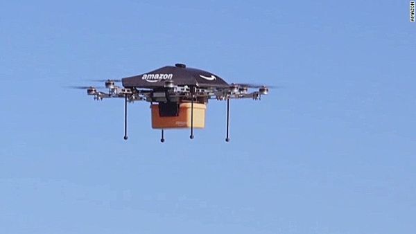 Amazon có chuyến giao hàng đầu tiên bằng drone tại Anh
