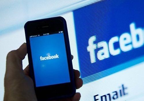 Đi tù vì giả mạo Facebook của người yêu cũ