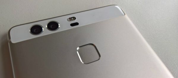 Rò rỉ hình ảnh smartphone 2 camera sau từ Huawei