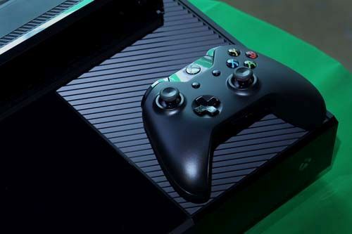 Microsoft giảm giá Xbox One cùng hàng loạt tựa game