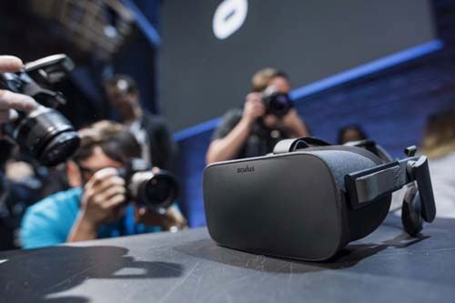 Oculus Rift chính thức “xuất kho”