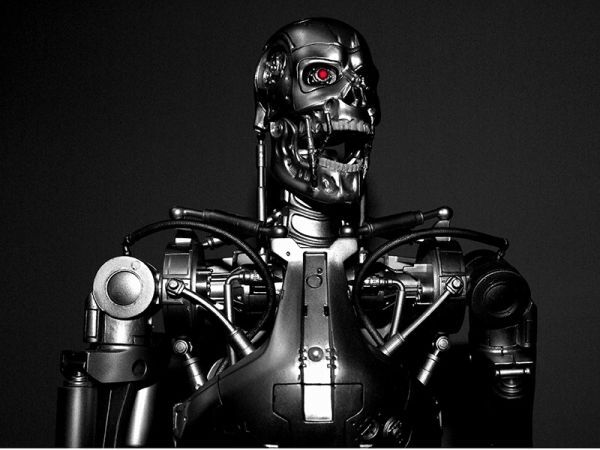 Robot chiến binh trong bộ phim “Kẻ hủy diệt” của đạo diễn James Cameron. Ảnh: INT