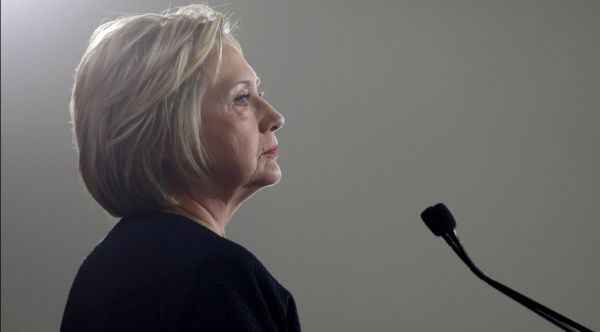 Wikileaks dọa công bố chứng cứ vụ email cá nhân để truy tố bà Clinton - ảnh 1
