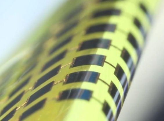 Pin mặt trời siêu mỏng có thể uốn quanh bút chì 
