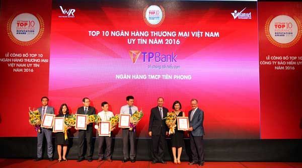  ngân hàng, BIDV, TPBank, ngân hàng số, Vietcombank, VietinBank, tài chính ngân hàng, Vietnam Report, Vietnam CEO Summit 2016, 