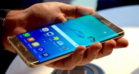 Samsung ngheo y tuong tren model Galaxy S7 Edge Plus?