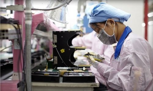Áp lực sản xuất iPhone, Foxconn đối mặt vấn nạn tự sát của công nhân