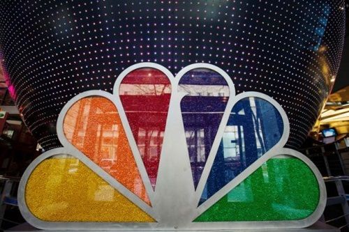Logo của NBC bên ngoài Rockefeller Center tại New York