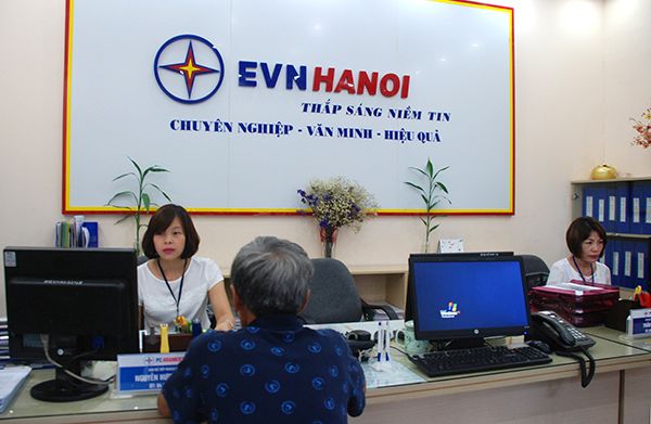 Thanh toán tiền điện linh hoạt với tiện ích mới của EVN Hà Nội