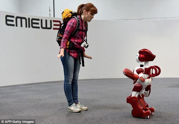 Nhật Bản triển khai Robot hướng dẫn tại sân bay