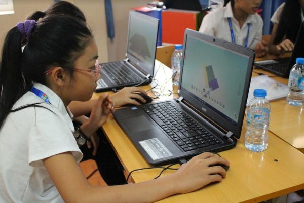 Microsoft hỗ trợ xóa mù tin học cho thanh thiếu niên khó khăn vùng ven biển  
