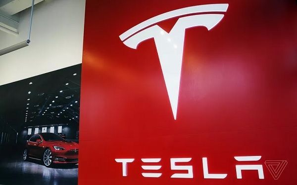 Tesla Motors đã chính thức đổi tên thành Tesla Inc