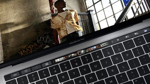 Chrome 60 đã có thể khai thác những lợi thế từ Touch Bar trên MacBook Pro  /// Ảnh chụp lại từ Digitaltrends