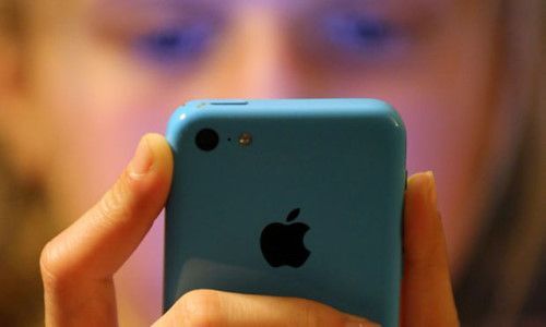 Giới trẻ ngày càng nghiện iPhone