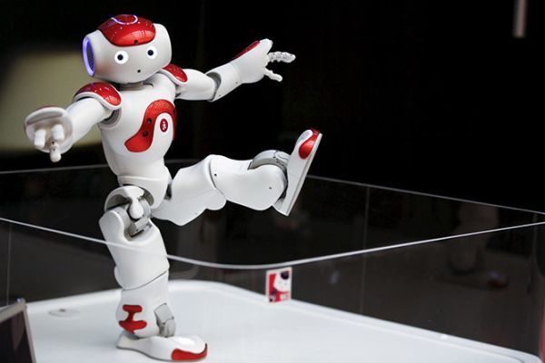 Sự trợ giúp của AI và robot sẽ giúp các bài giảng tiếng Anh thêm tốt hơn 
