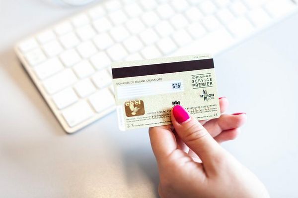 Ngân hàng Mỹ bắt đầu thử nghiệm thẻ tín dụng có mã CVV động