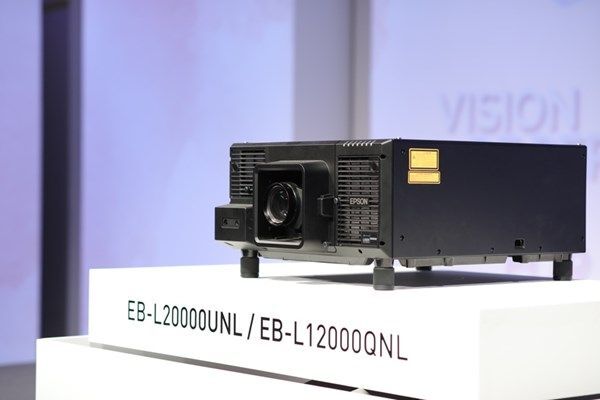 Epson ra mắt máy chiếu laser 12.000 Lumen Native 4K 3LCD 