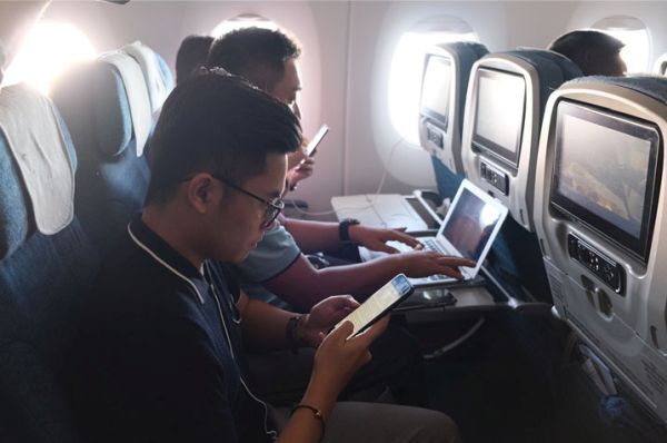 Dịch vụ Internet trên chuyến bay mang đến làn gió mới cho trải nghiệm trên không.