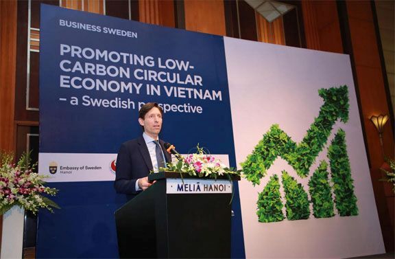 Ông Jeffrey Fielkow, Giám đốc Điều hành Tetra Pak Việt Nam, doanh nghiệp Thụy Điển điển hình đã và đang tiên phong nhiều sáng kiến thúc đẩy nền kinh tế tuần hoàn, ít phát thải carbon