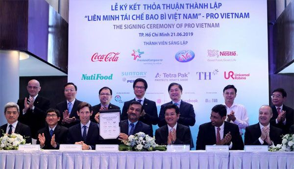 Tháng 6/2019, Tetra Pak đã hợp tác với tám công ty hàng đầu khác trong lĩnh vực hàng tiêu dùng và bao bì thành lập Liên minh Tái chế bao bì Việt Nam (PRO Việt Nam).