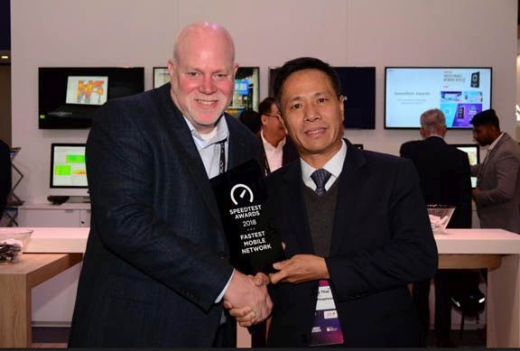 VinaPhone nhận giải thưởng Speedtest về nhà mạng có tốc độ 3G/4G số một Việt Nam