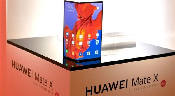 Huawei muốn vượt Samsung trong cuộc đua smartphone màn hình gập