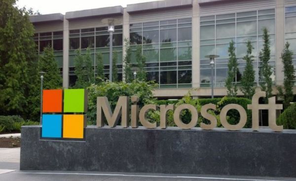 Microsoft thành công ty 1 nghìn tỷ USD