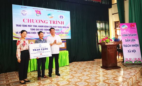  CSR, Phú Thọ, Huawei Việt Nam, trao tặng máy tính, 